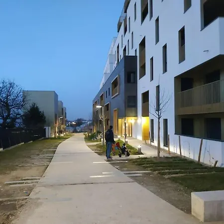 Gorgeous New Apartment, 5mn Walk To Metro Line 5 *